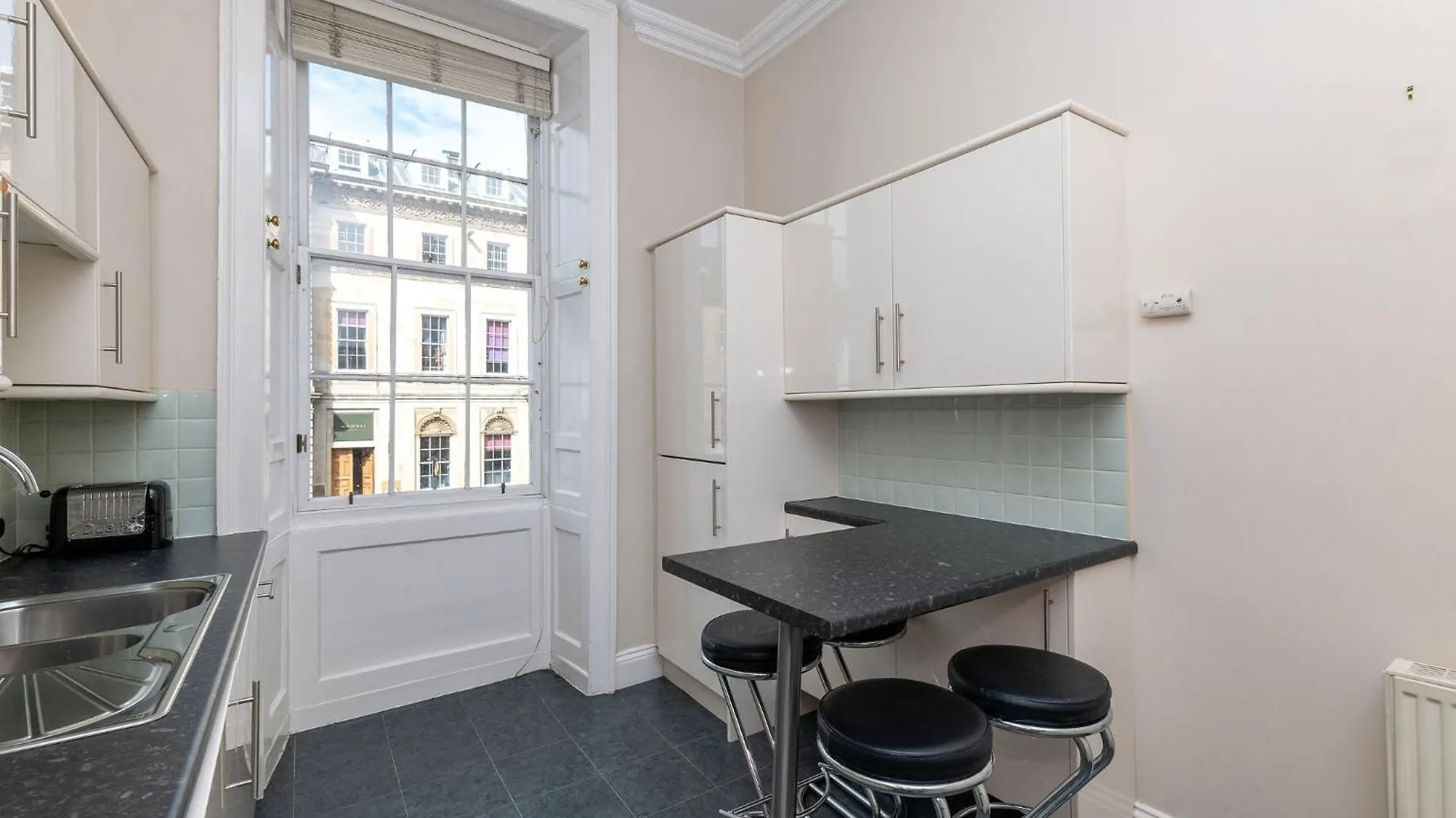 City Centre Apartment Edinburgh