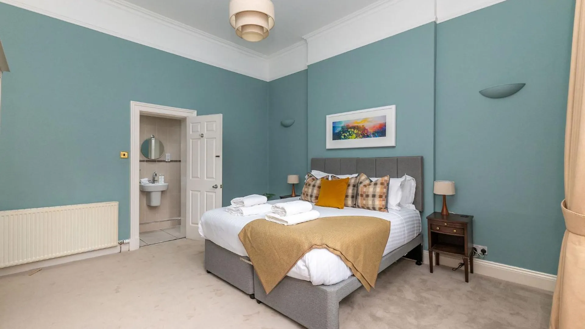 City Centre Apartment Edinburgh