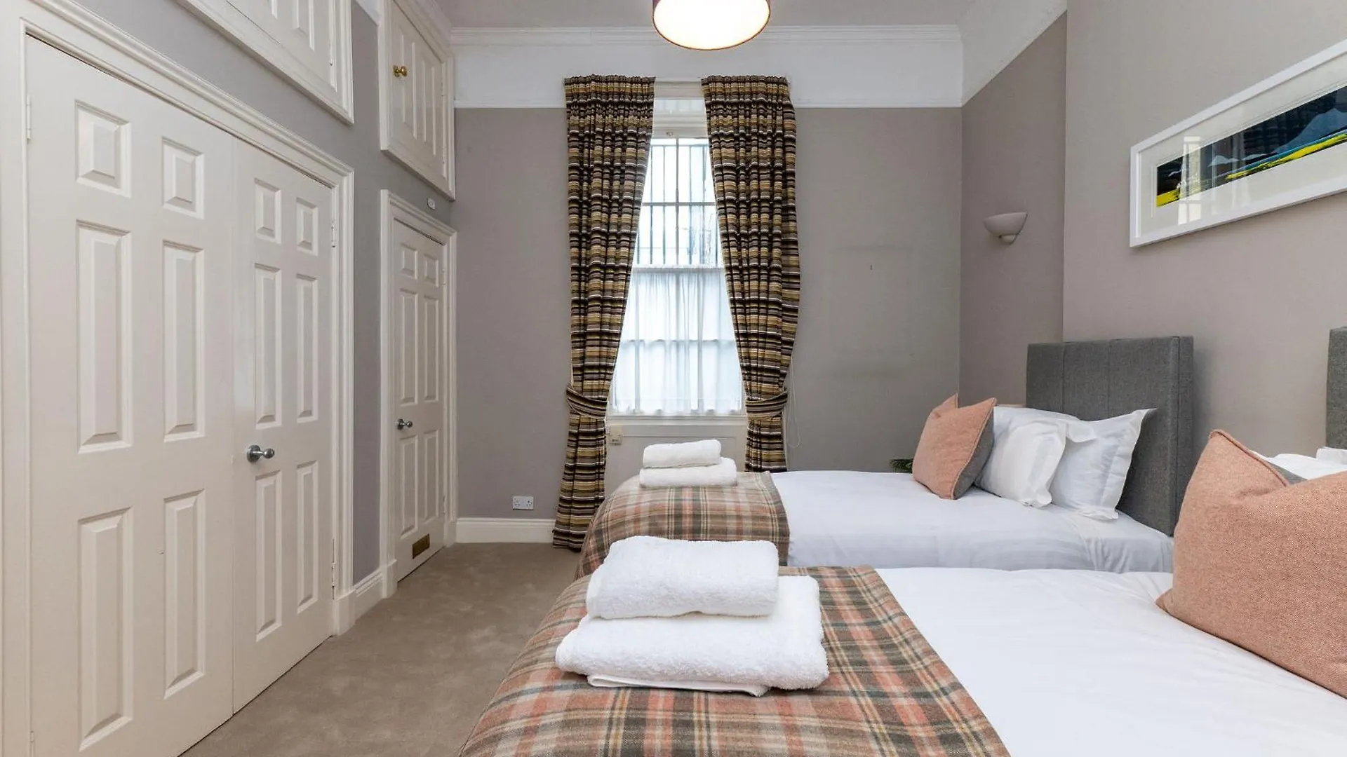 City Centre Apartment Edinburgh