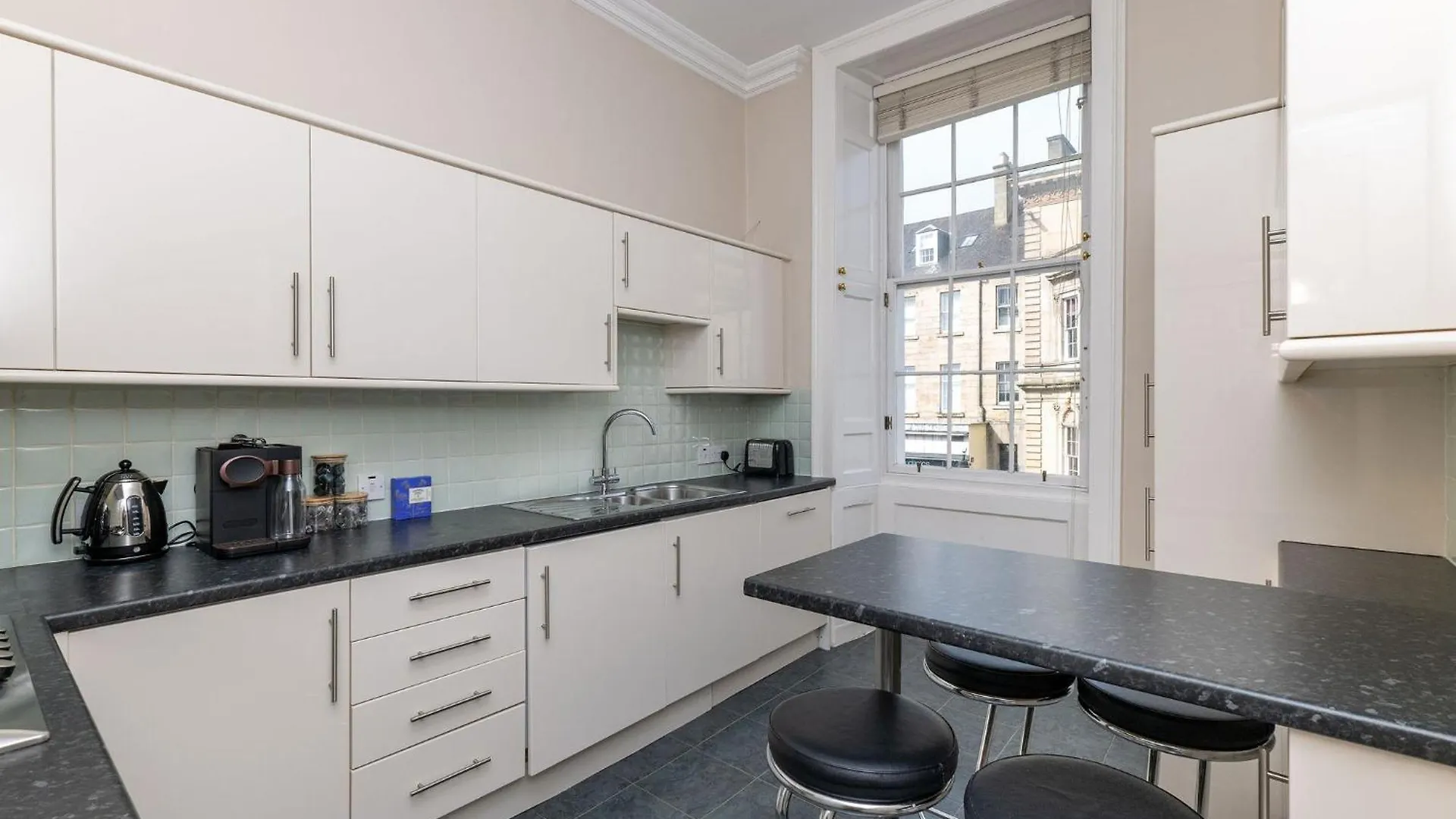 City Centre Apartment Edinburgh